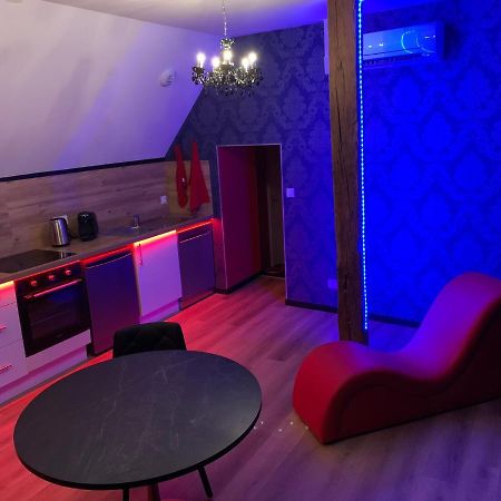 Love Room Avec Jacuzzi Prive Bonnetable Bagian luar foto