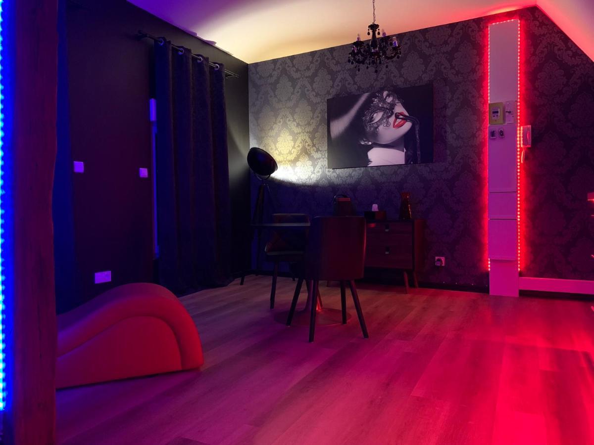 Love Room Avec Jacuzzi Prive Bonnetable Bagian luar foto