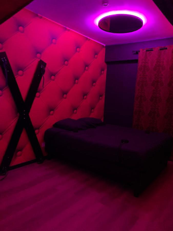Love Room Avec Jacuzzi Prive Bonnetable Bagian luar foto